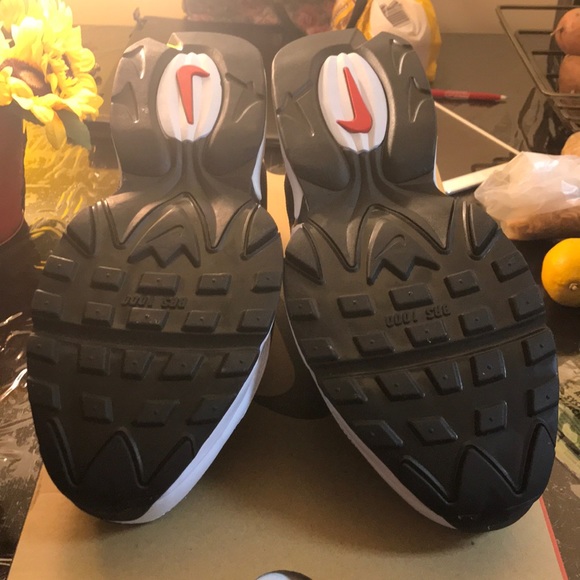 NIKE AIR MAXZ TRIAX - Picture 4 of 8